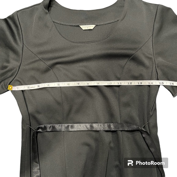 Elegant Choir modest floorlength gown with flowy bell sleeves and ribbon - Picture 10 of 15